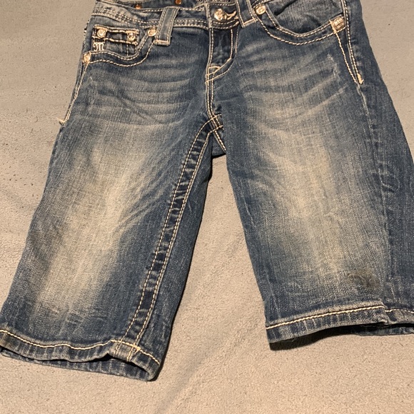 Capris! - Picture 2 of 2